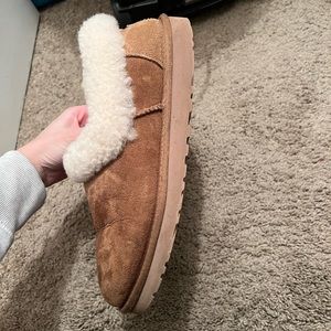 UGG - Women’s Nita Ultra Mini. Color - Chestnut. Size: Women’s 9.